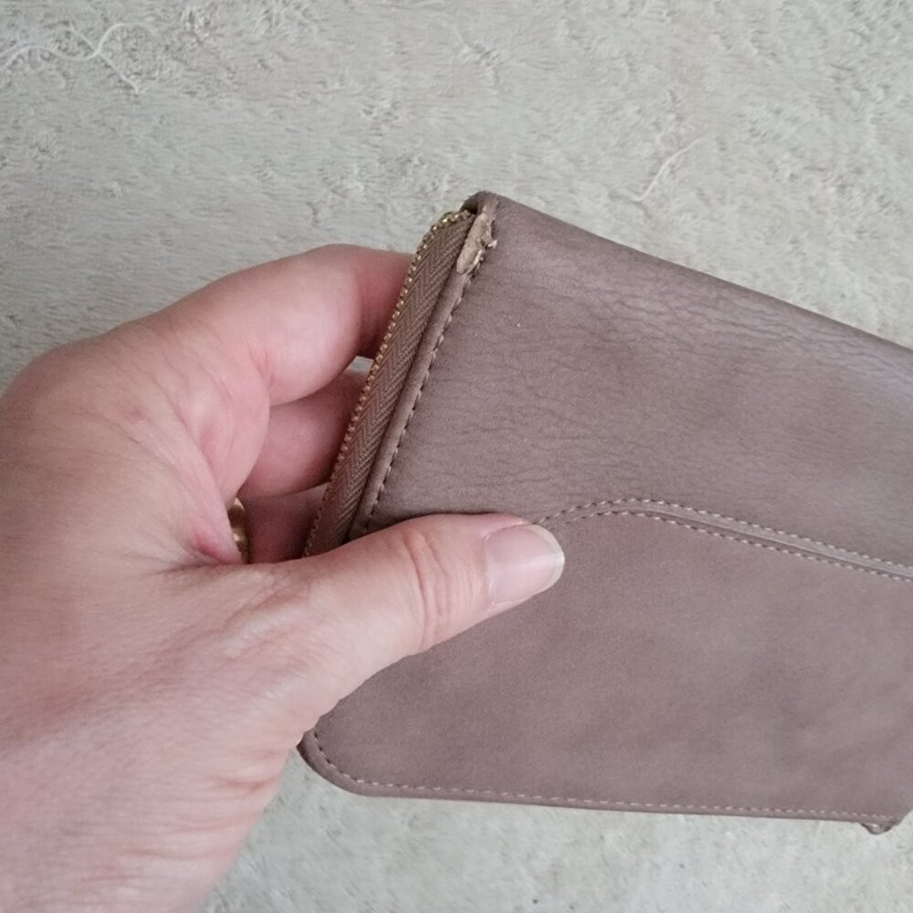 Antik Kraft Tasseled Wristlet Zip Around Mauve/Blush Vegan Leather - Picture 9 of 14